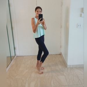 LYSSE  Shaping Capri Leggings Navy XS NWOT